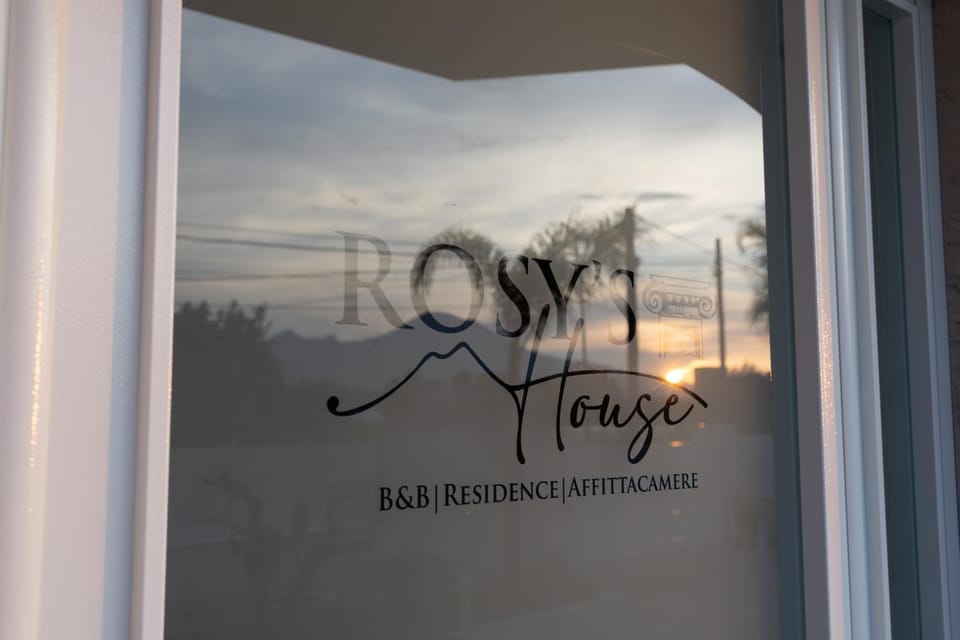 Property logo or sign, Sunset