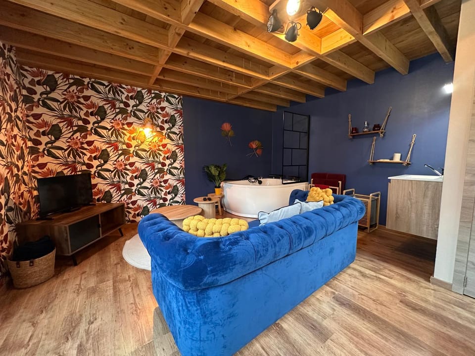 Bathroom, Living room