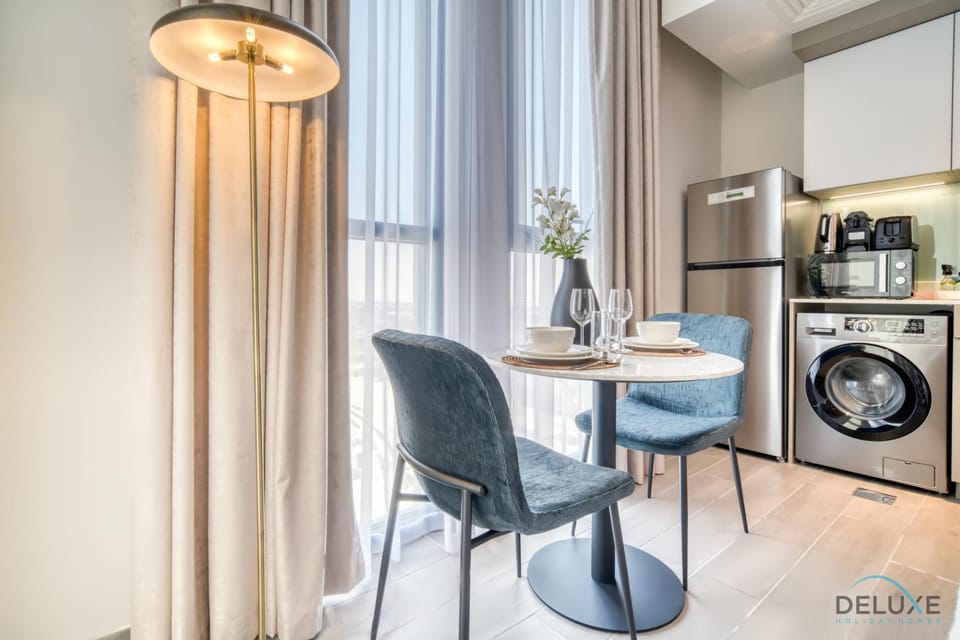 Kitchen or kitchenette, Dining area, minibar, pet friendly, stove, toaster, washing machine