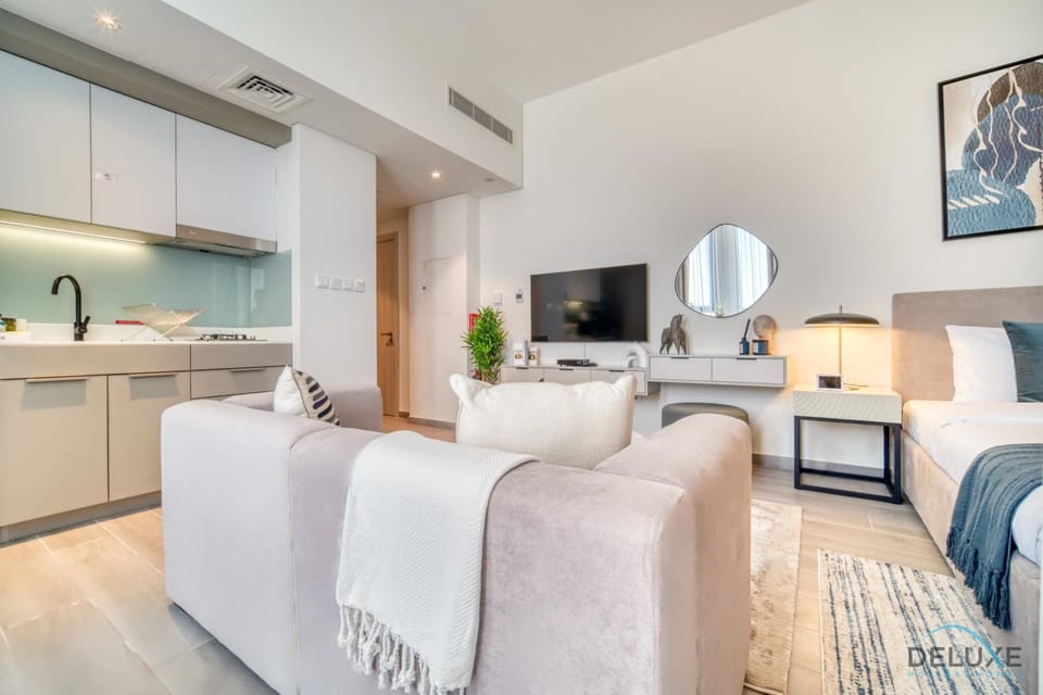 Bed, TV and multimedia, Kitchen or kitchenette, Living room