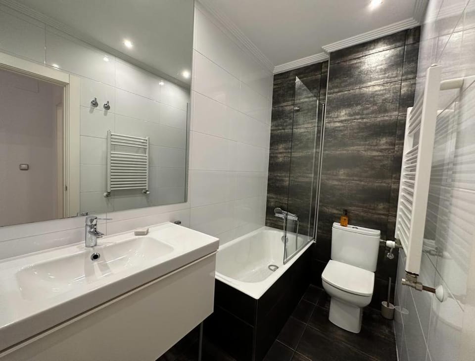 Bathroom, Bath