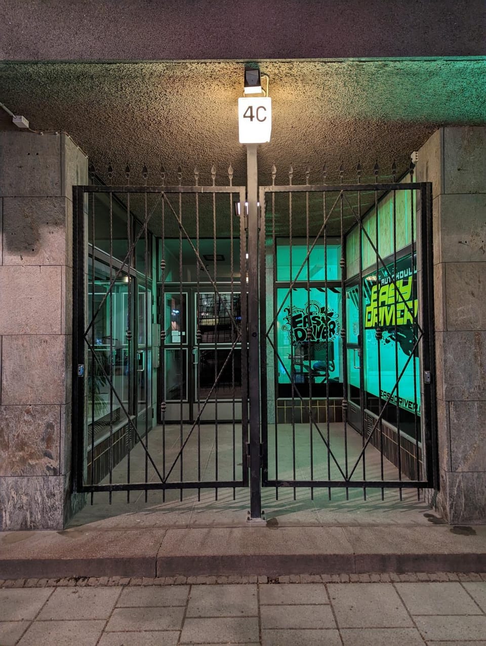 Facade/entrance