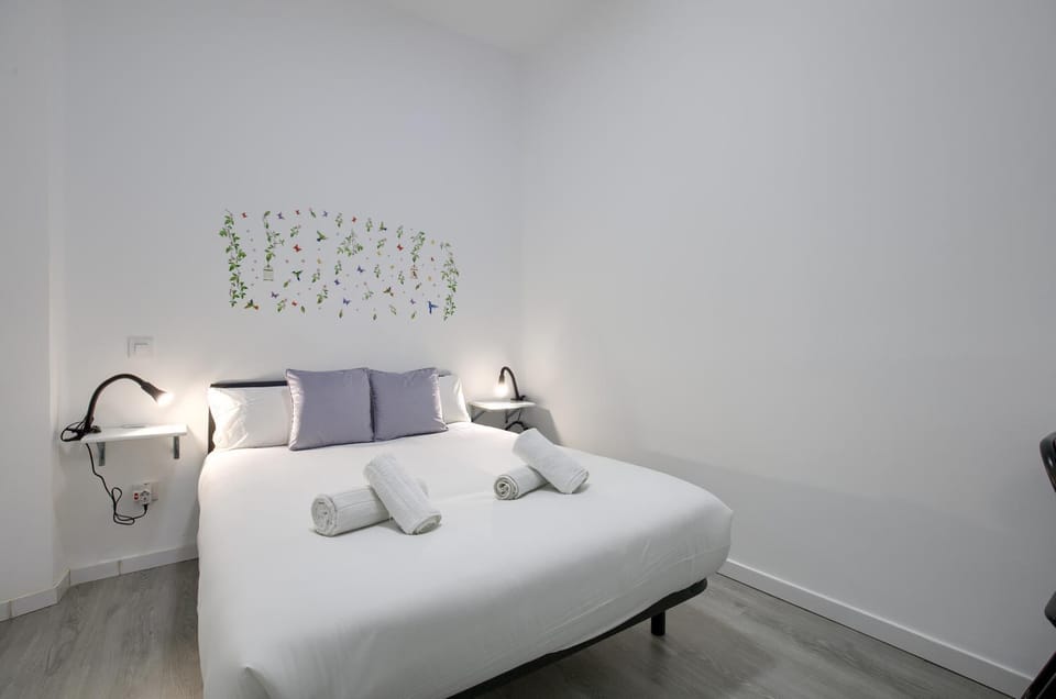 Bed, Photo of the whole room, Bedroom