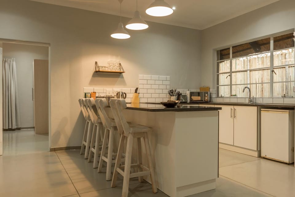 Kitchen or kitchenette, Dining area, kitchen