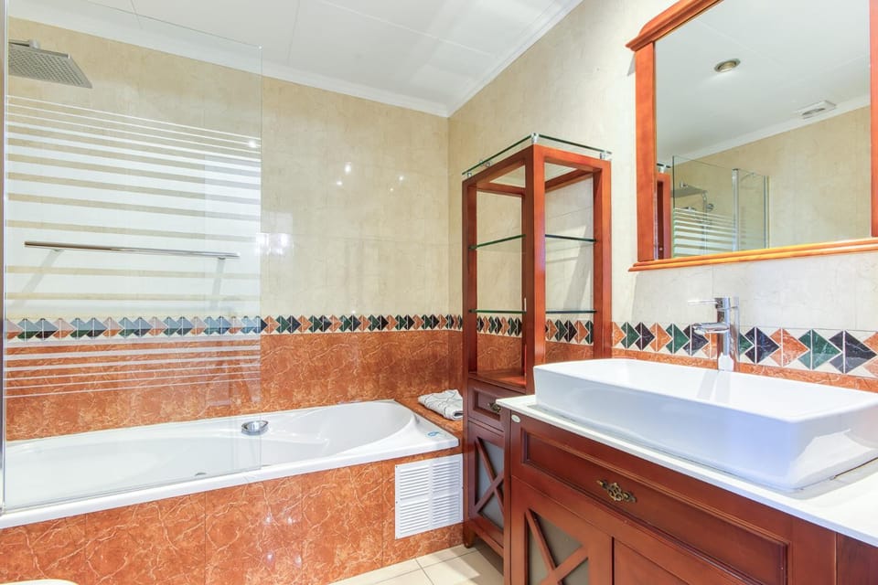 Bathroom, Bath