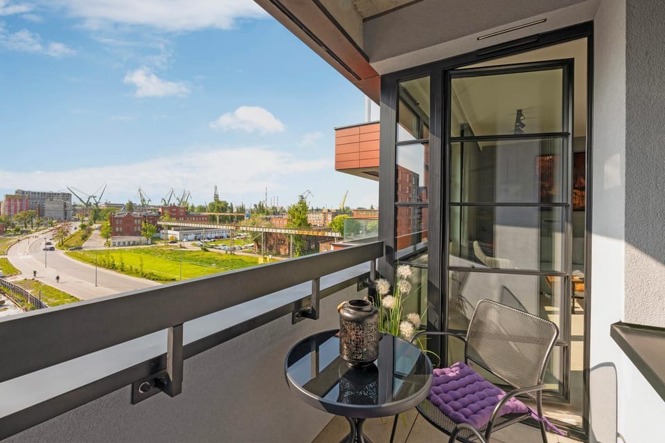 View (from property/room), Balcony/Terrace, City view