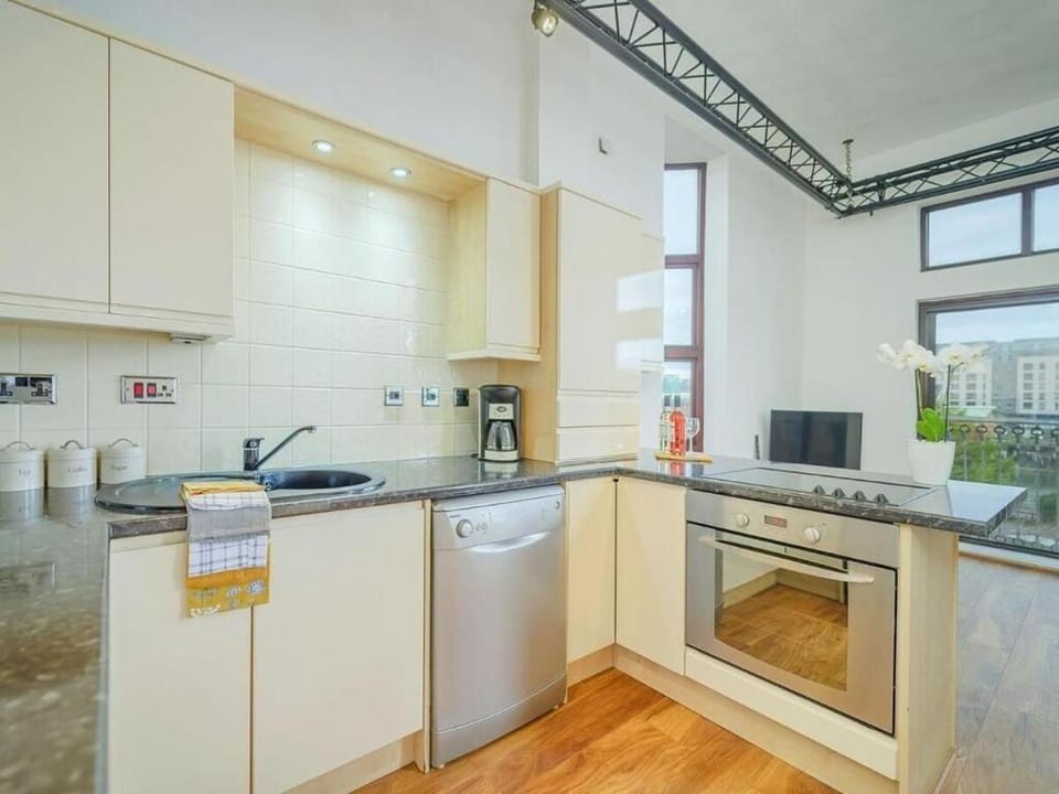Baltic Dockside Apartment, Free Parking Apartment in Liverpool