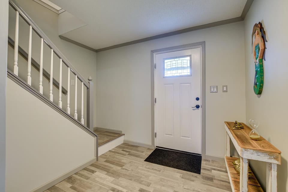 Group-Friendly Myrtle Beach House with Deck House in Socastee