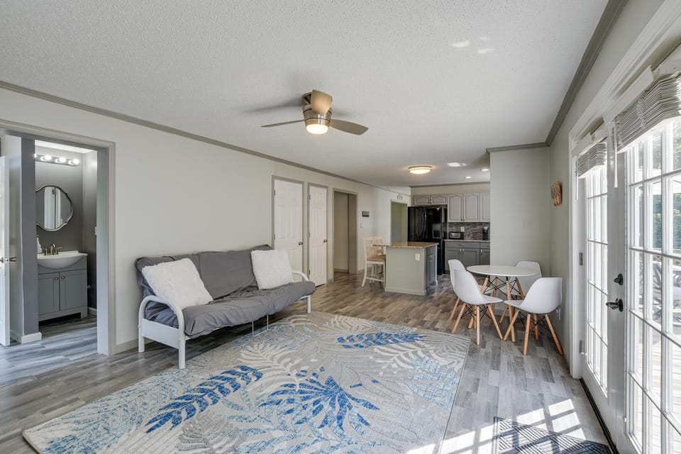 Group-Friendly Myrtle Beach House with Deck House in Socastee