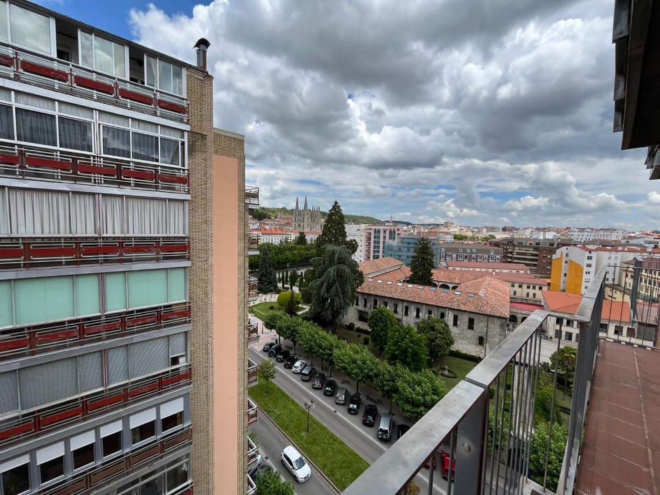 Gran apartamento con vistas a la Catedral de Burgos Centro Histórico Apartment in Burgos