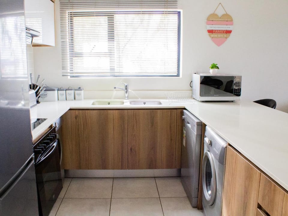 Kitchen or kitchenette, dishwasher, minibar, pet friendly, stove, washing machine