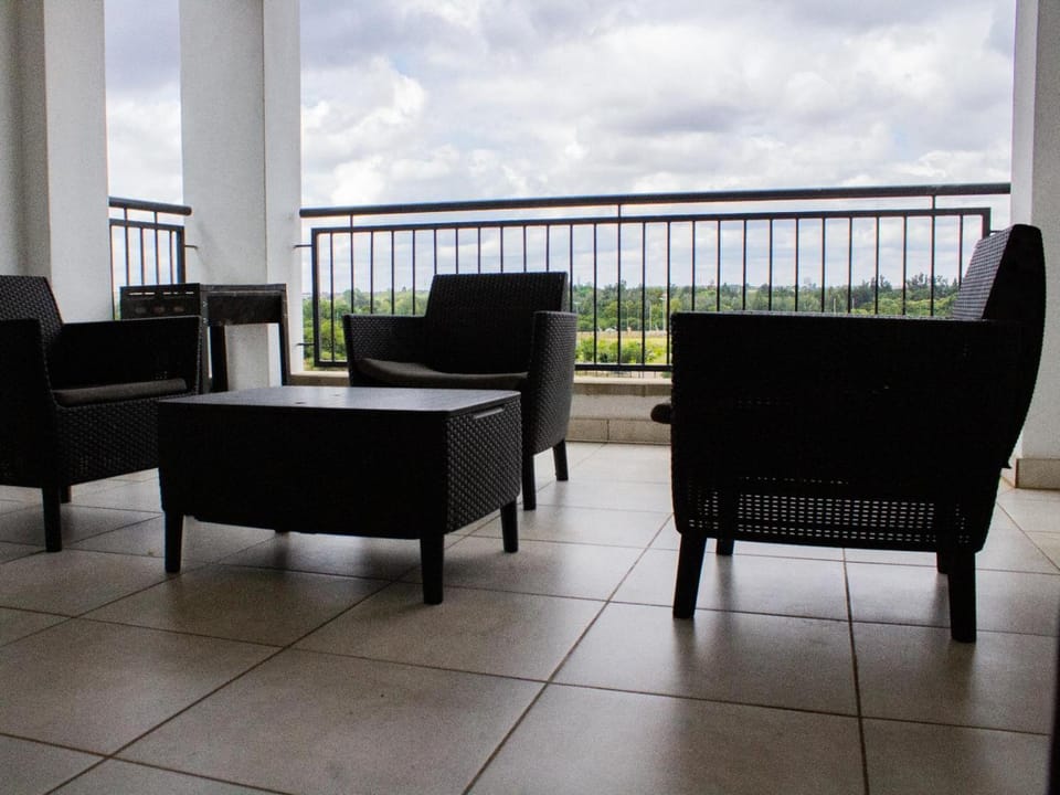 Patio, Natural landscape, Balcony/Terrace, Seating area, Dining area