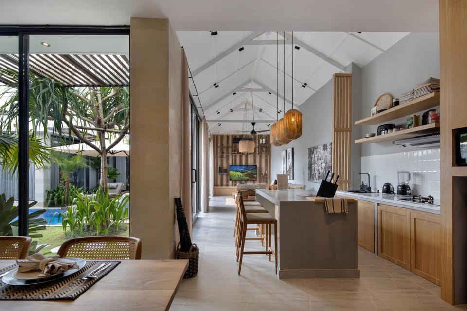 Kitchen or kitchenette, Living room, Seating area, Dining area, minibar