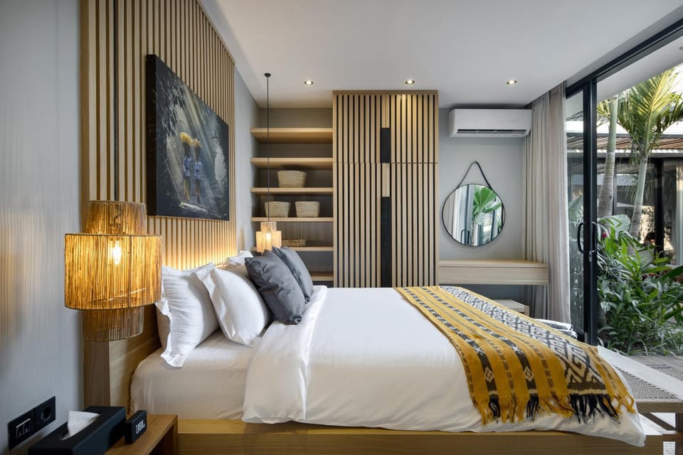 Bed, Photo of the whole room, Bedroom, wardrobe, air conditioner