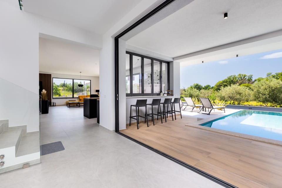 Balcony/Terrace, Pool view, Swimming pool