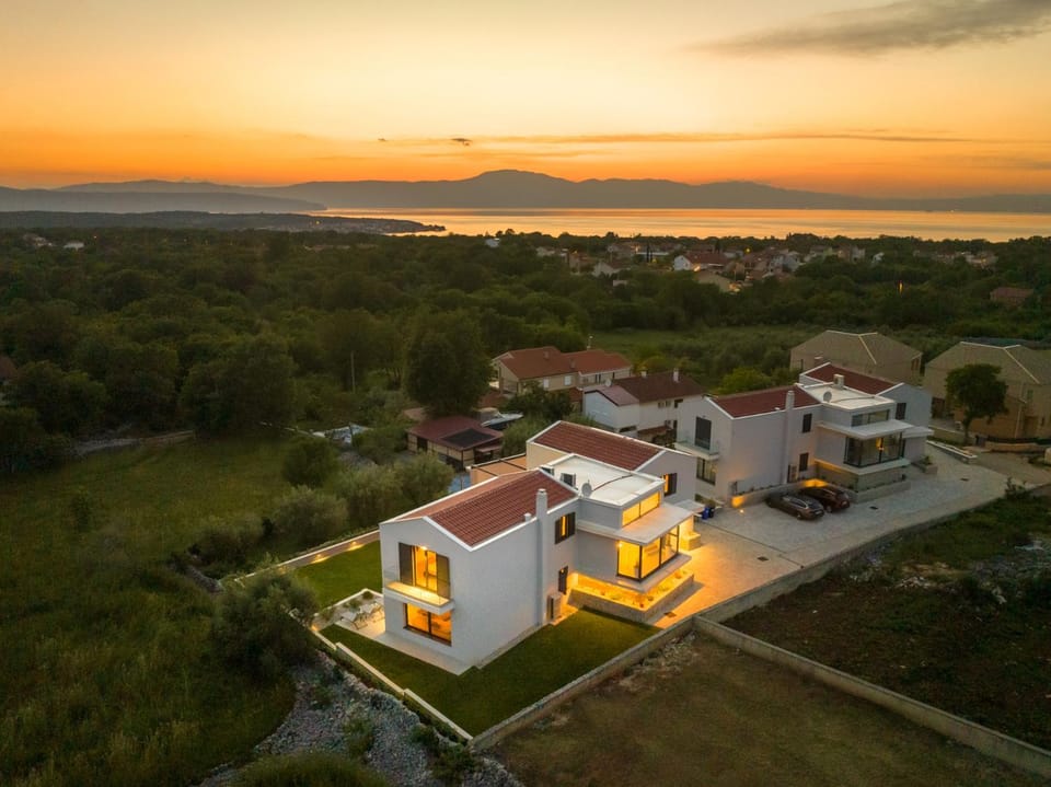 Property building, Neighbourhood, Sunset