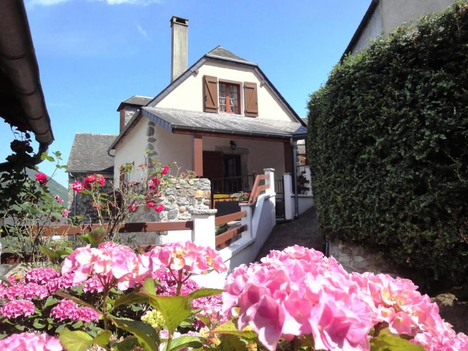 Roumendares House in Nouvelle-Aquitaine