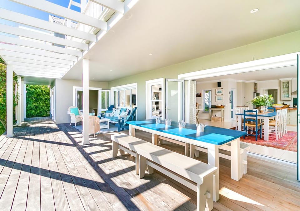 Patio, Day, View (from property/room), Balcony/Terrace, Living room, Seating area, Dining area