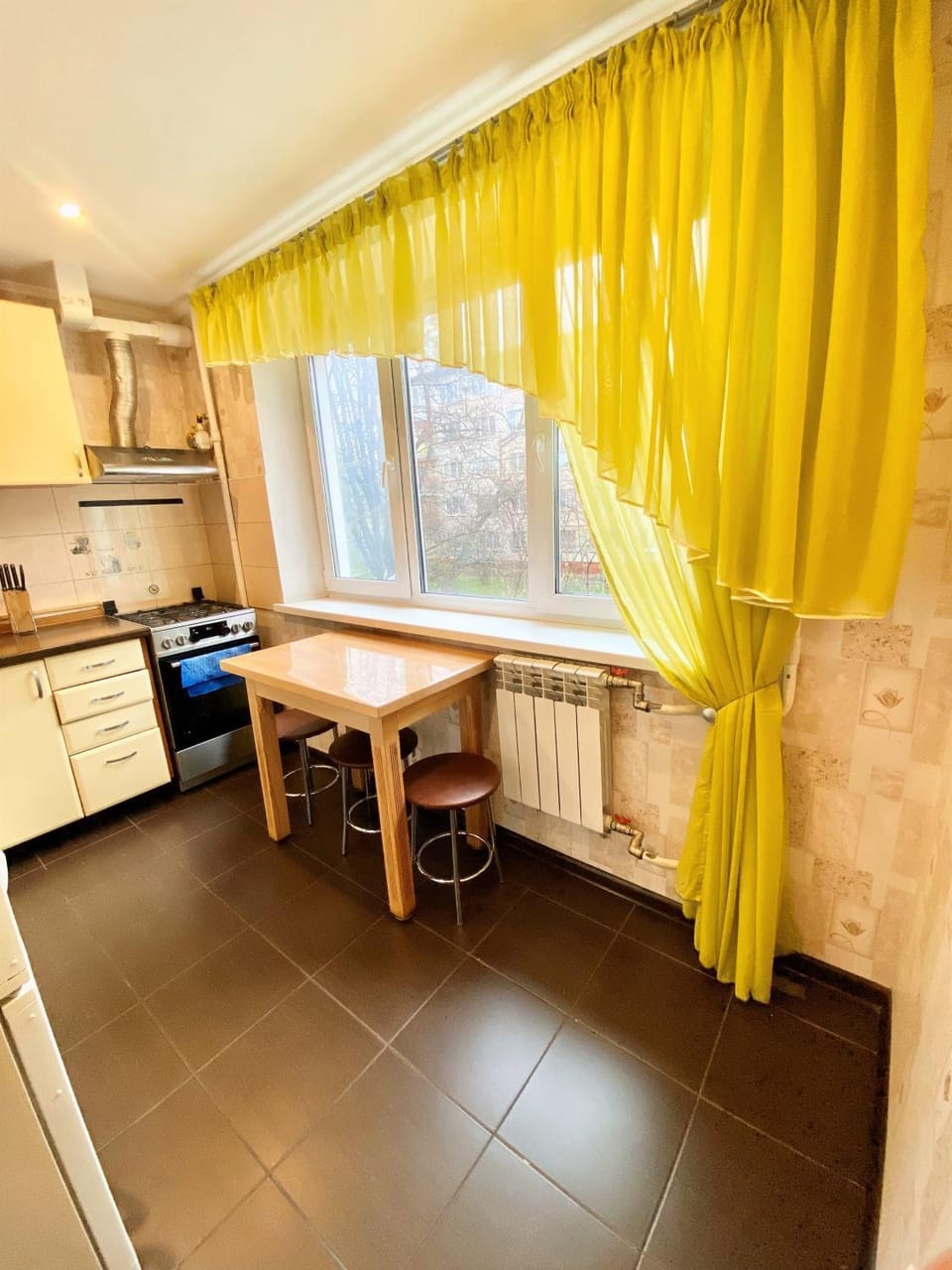 Dining area, minibar, pet friendly, stove