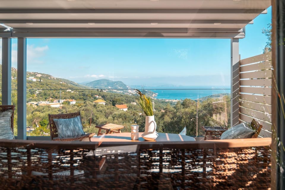 View (from property/room), Balcony/Terrace, Sea view