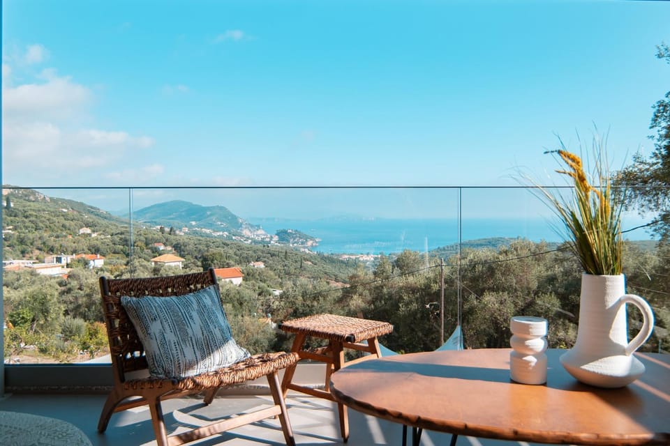 View (from property/room), Balcony/Terrace, Sea view