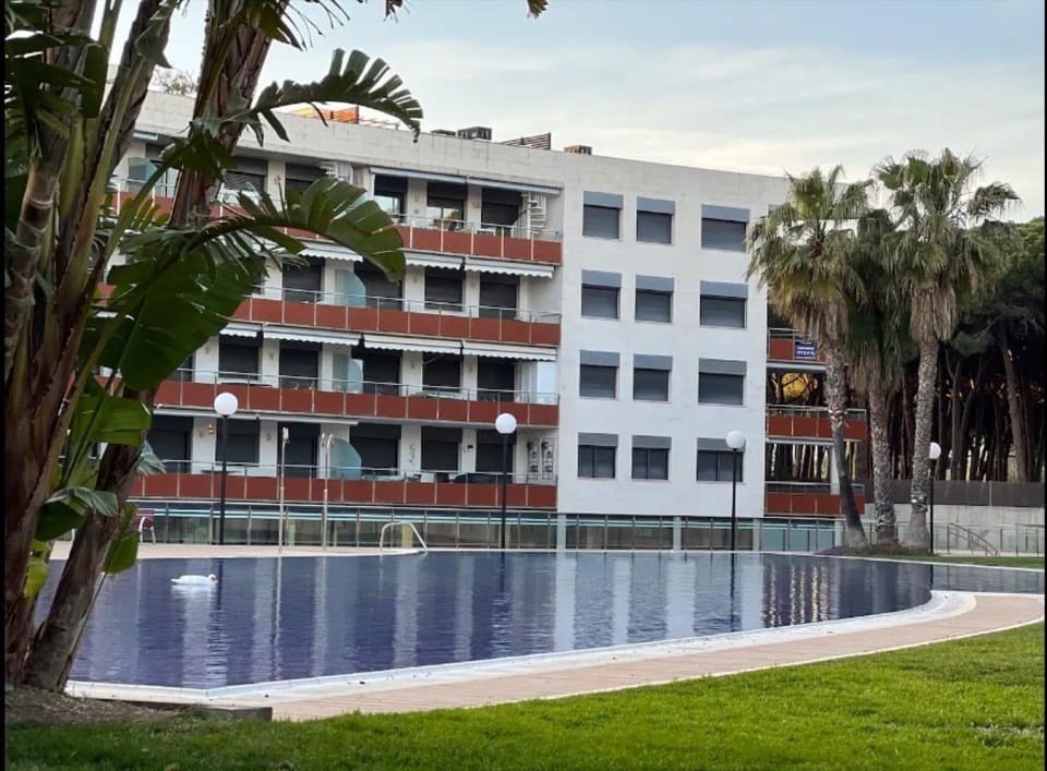 Property building, Swimming pool