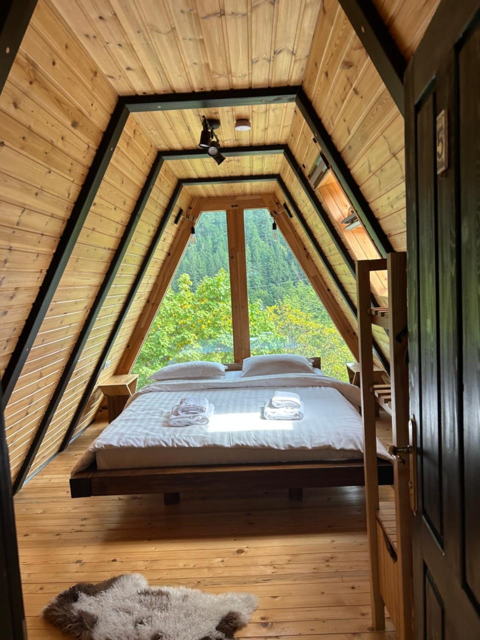 Ascape Kabin House in Romania