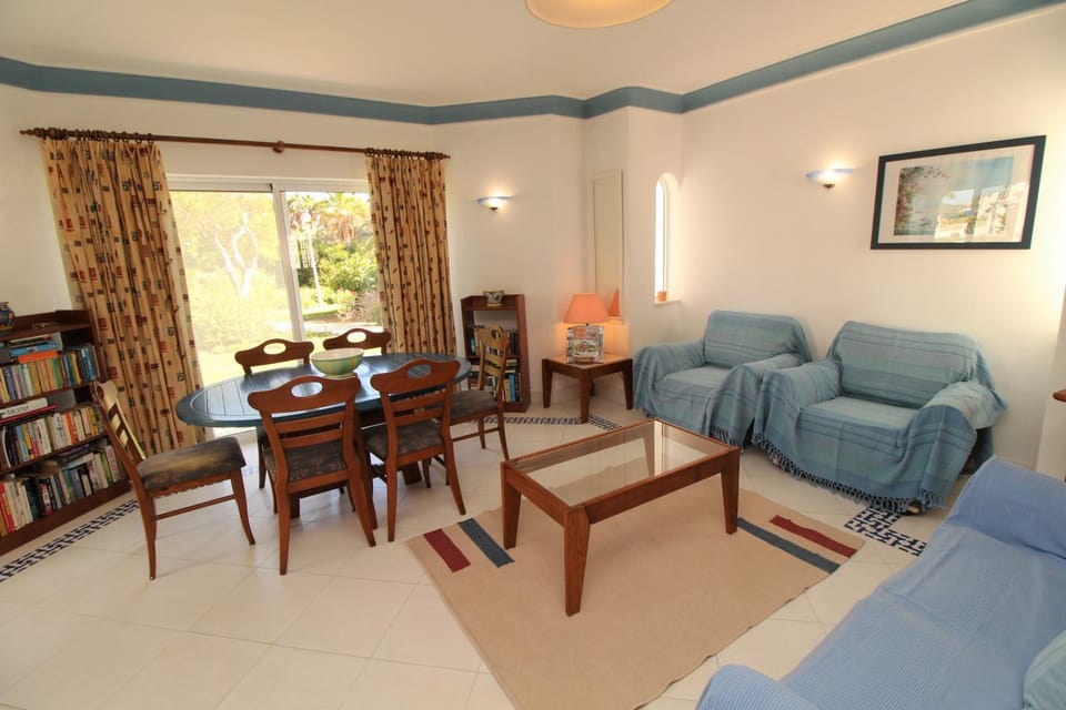 TV and multimedia, Living room, Dining area