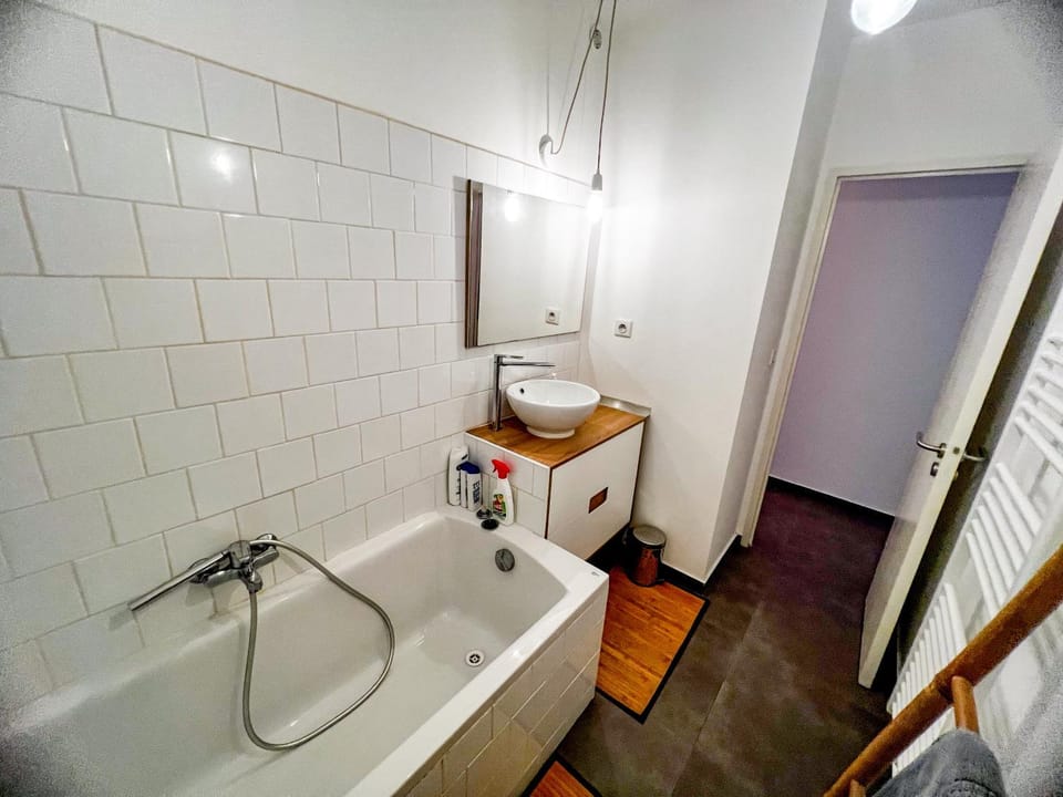 Bathroom, Bath