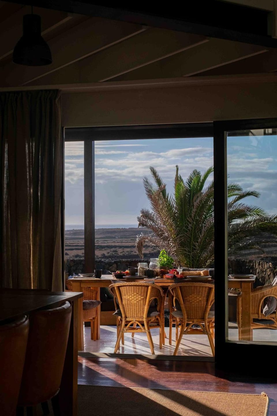 Day, Natural landscape, View (from property/room), Balcony/Terrace, Living room, Seating area, Dining area, Sea view, Breakfast, Sunrise