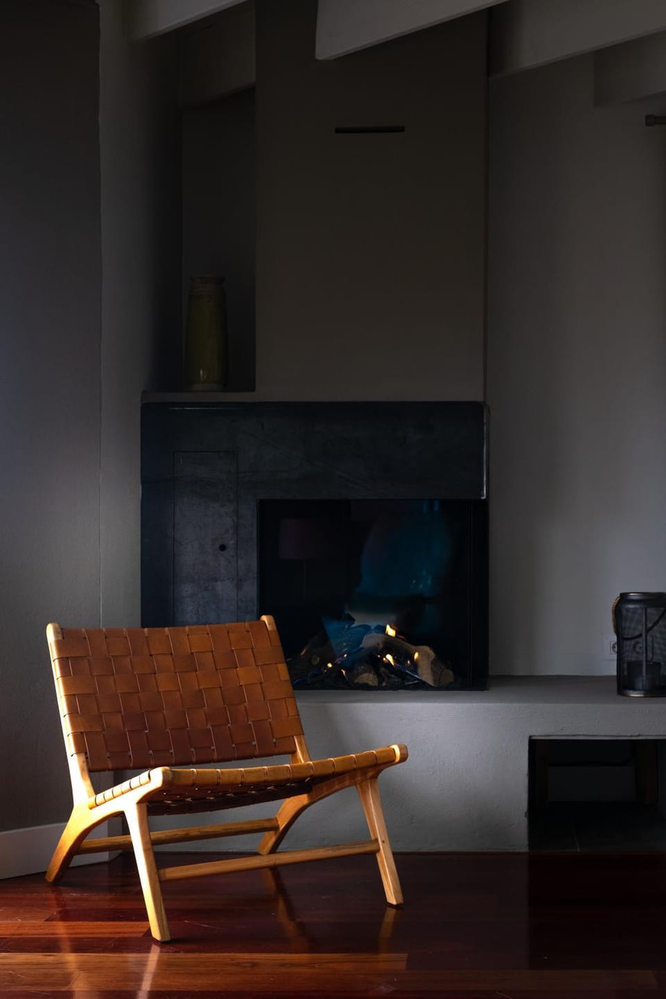 Living room, Decorative detail, Seating area, fireplace, flat iron