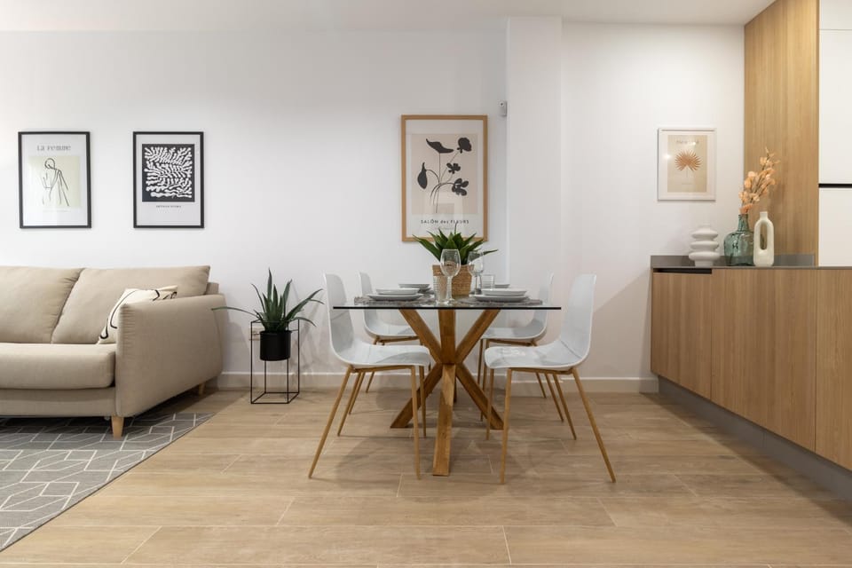 Kitchen or kitchenette, Living room, Seating area, Dining area