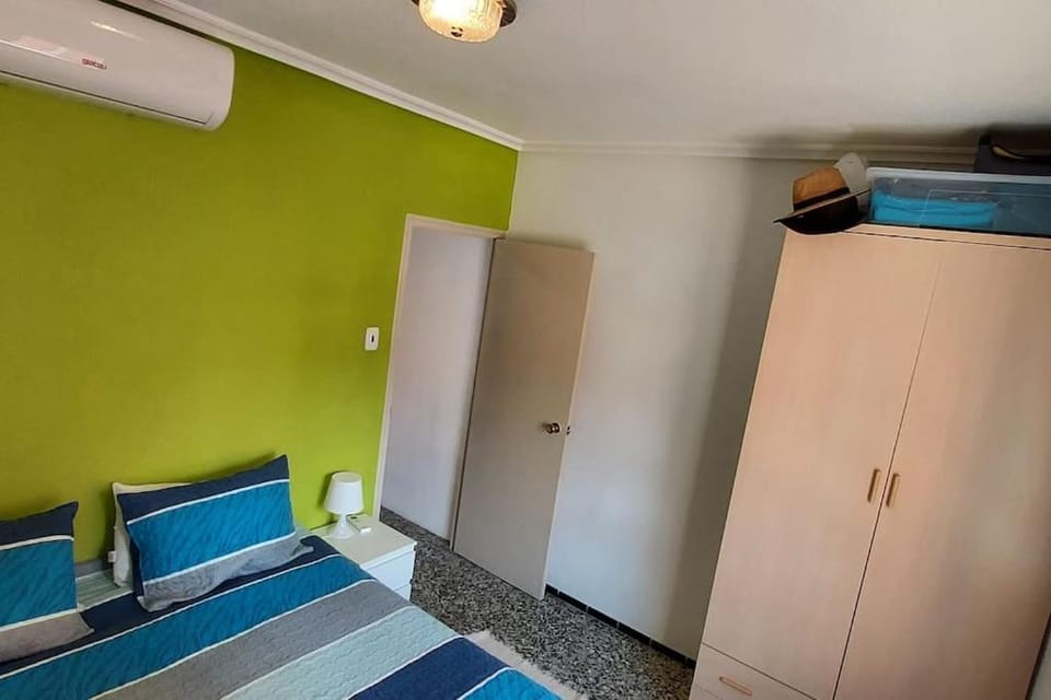 Bed, Bedroom, wardrobe, air conditioner