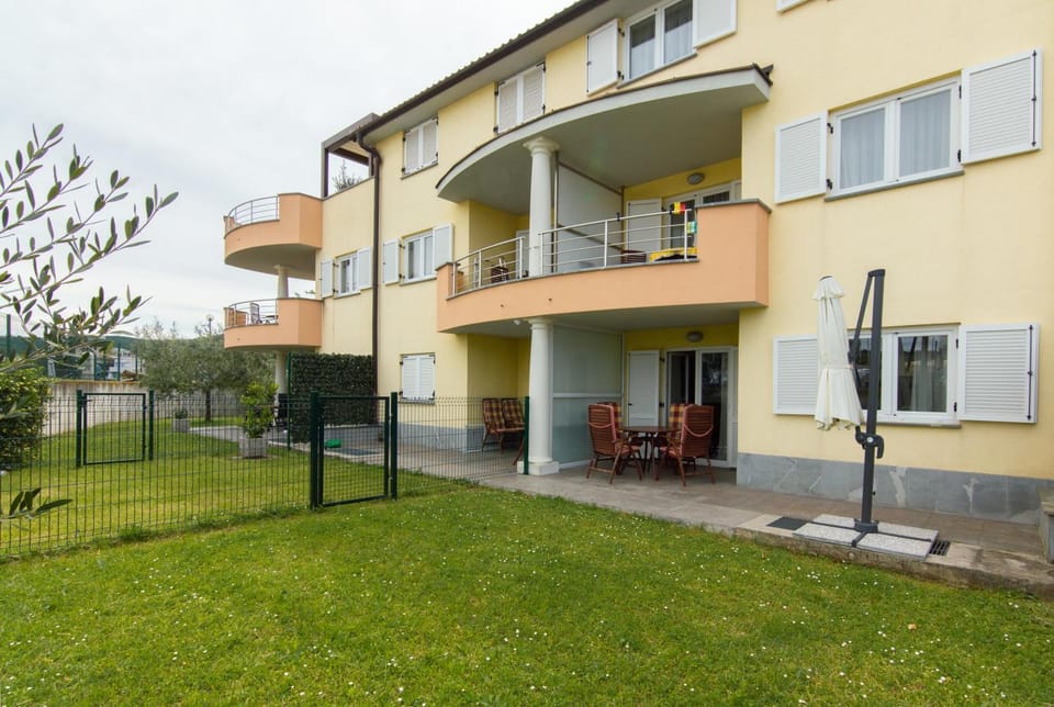 Property building, Patio, Day, Garden, View (from property/room), Balcony/Terrace, Garden view