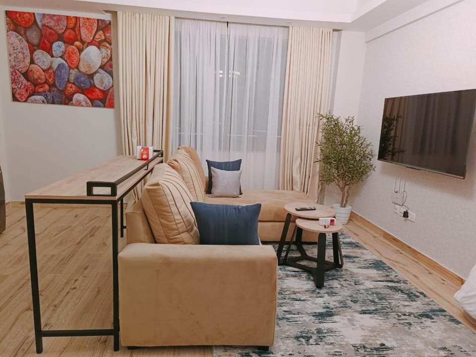 TV and multimedia, Living room, Seating area, Evening entertainment