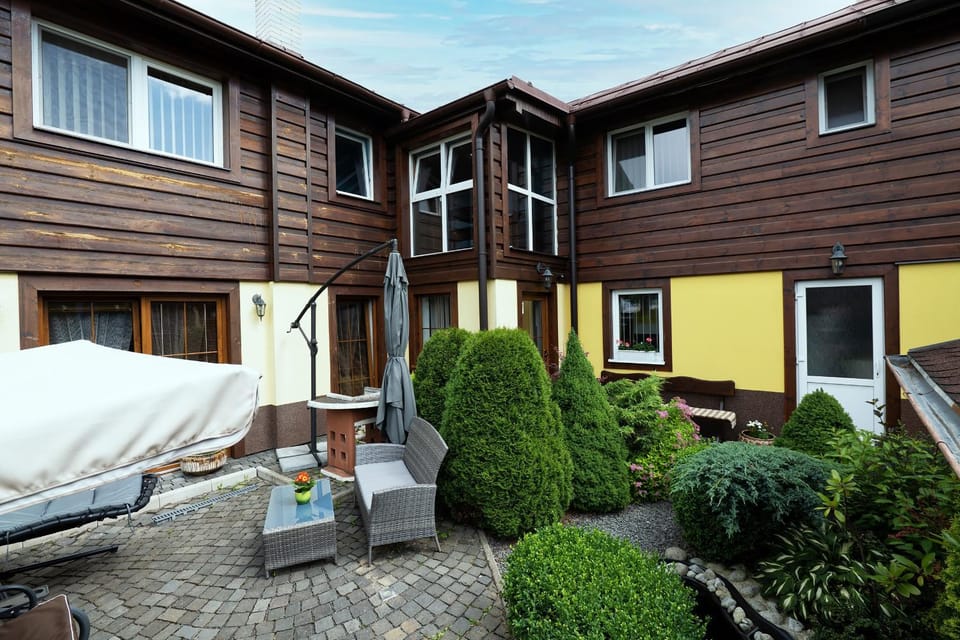 Property building, Garden, Garden view