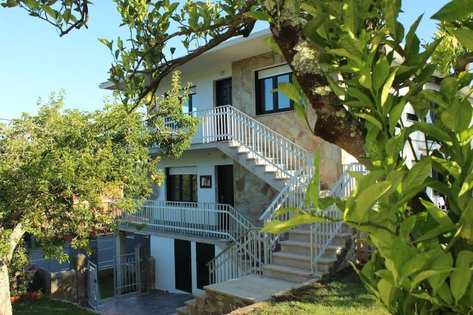 Preciosa vivienda con jardín andando a la playa House in Galicia