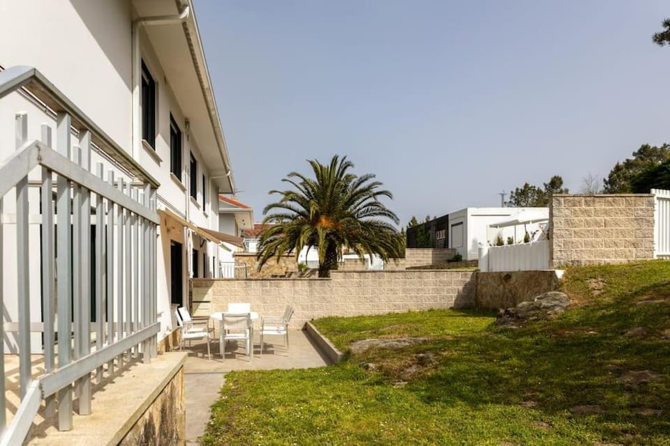Preciosa vivienda con jardín andando a la playa House in Galicia