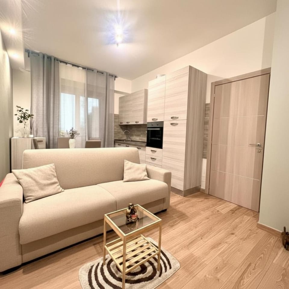 Kitchen or kitchenette, Living room, Seating area