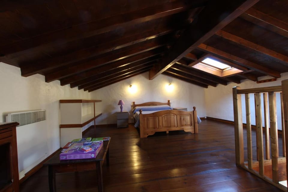Esteinuko-borda House in Espelette