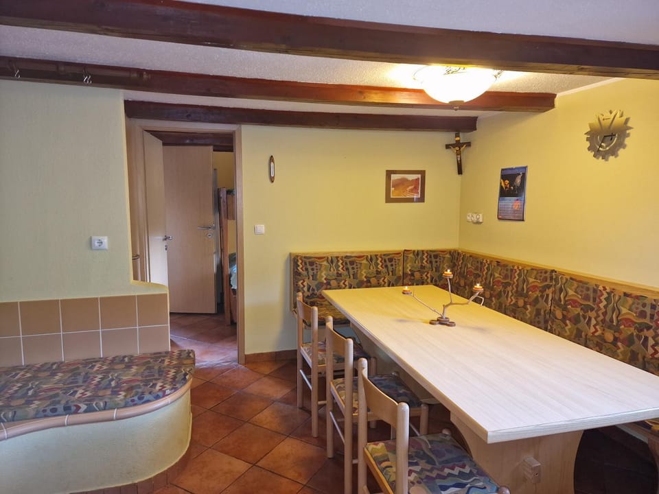 Living room, Dining area, kitchen