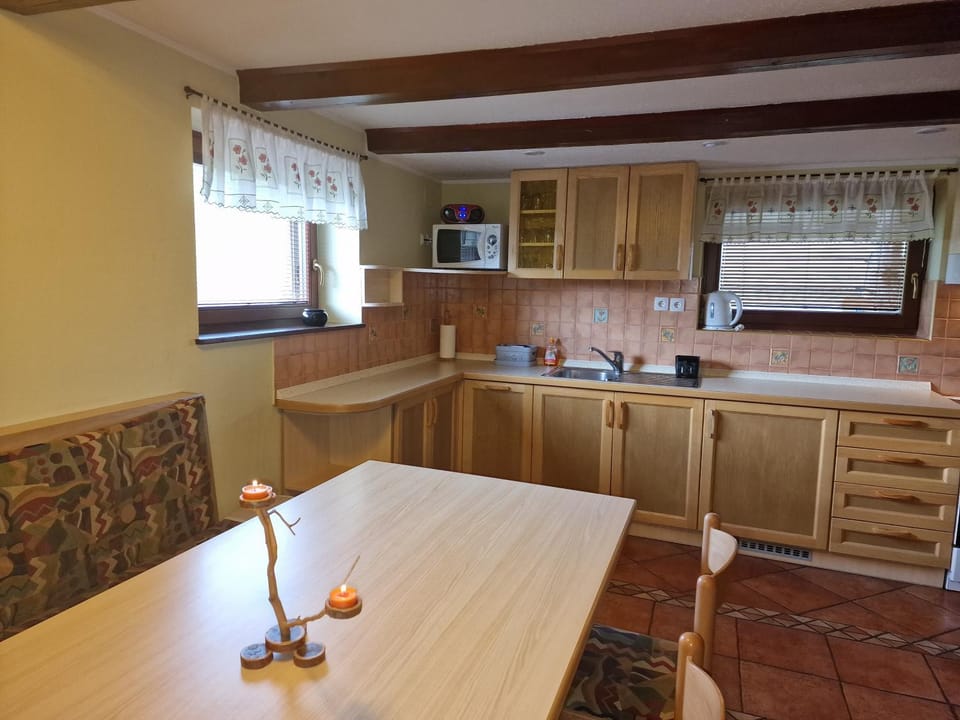 Living room, Dining area, kitchen