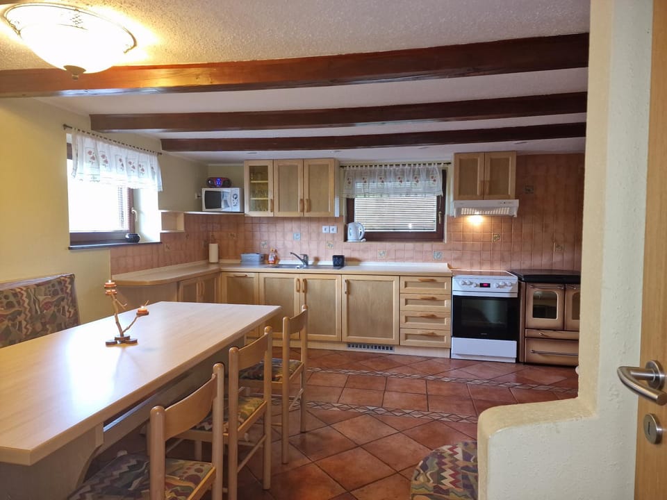 Living room, Dining area, kitchen