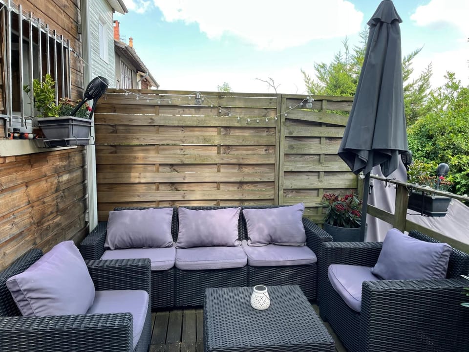 Property building, Patio, Garden, View (from property/room), Balcony/Terrace, Garden view