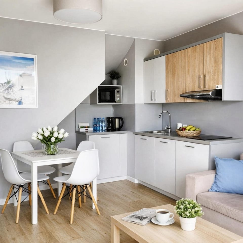 Kitchen or kitchenette, Dining area, microwave, oven, stove