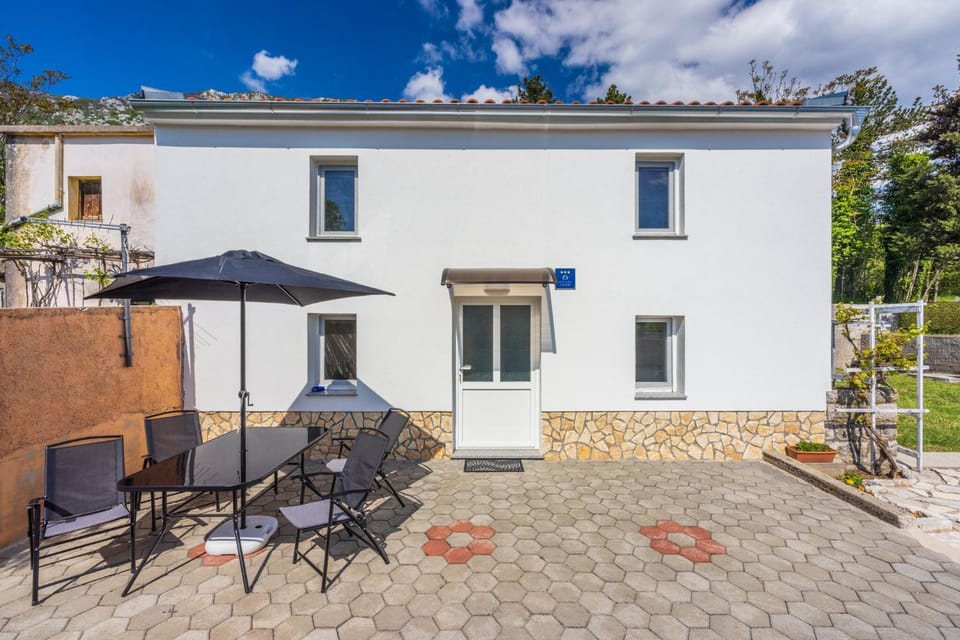 Property building, Patio, Seating area