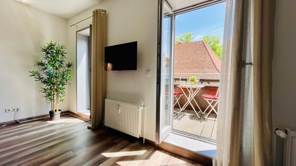 TV and multimedia, View (from property/room), Balcony/Terrace, Living room