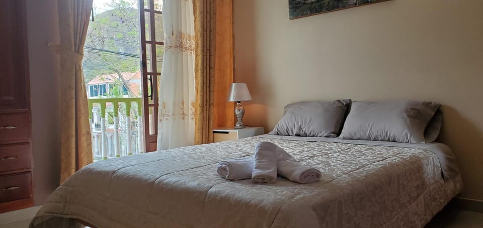 Bed, Balcony/Terrace, Bedroom, towels