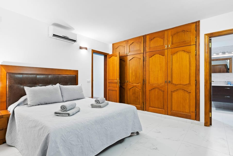 Bathroom, Bedroom