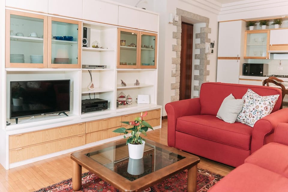 Property building, Restaurant/places to eat, Communal lounge/ TV room, Natural landscape, Massage, Massage, Sauna, Sauna, Solarium, TV and multimedia, Kitchen or kitchenette, Living room, Lobby or reception, Lounge or bar, Fitness centre/facilities, Fitness centre/facilities, Other, Other, Seating area, Tennis court, Tennis court, Animals, Animals, Bedroom, Meeting/conference room, Food, Text overlay, Text overlay, Swimming pool, Breakfast, Dinner, Sunrise, Facility for disabled guests, fireplace, fireplace, heating, heating, minibar, safe, safe